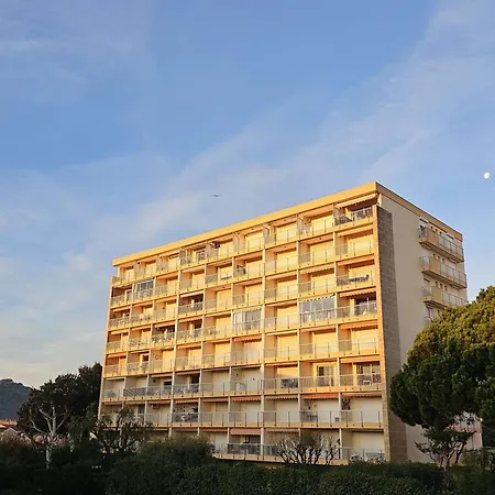 Confortable 2 pièces au Lavandou avec balcon, clim et accès piscine - FR-1-308-120 Appartement *