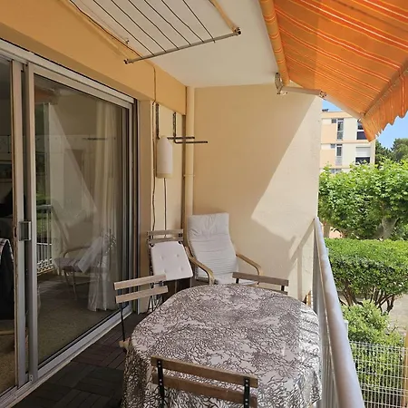 2 Pieces Avec Vue Sur Piscine, Climatise - Fr-1-308-120 *