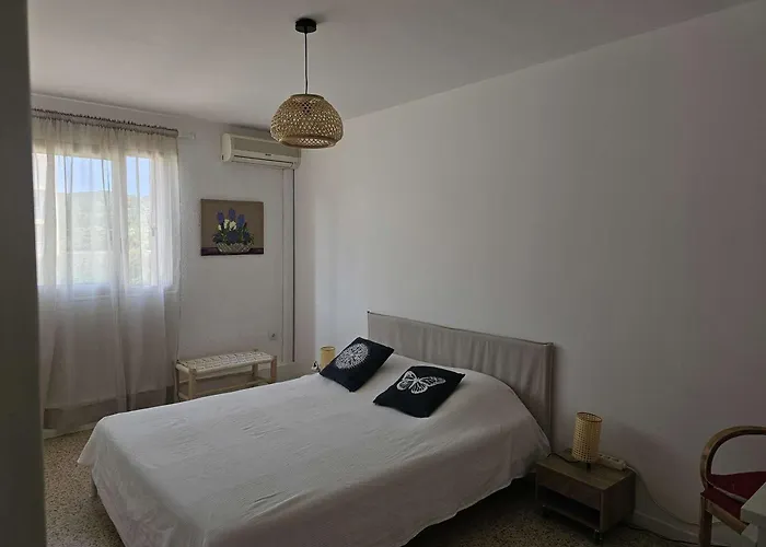 2 Pieces Avec Vue Sur Piscine, Climatise - Fr-1-308-120 Apartment Le Lavandou