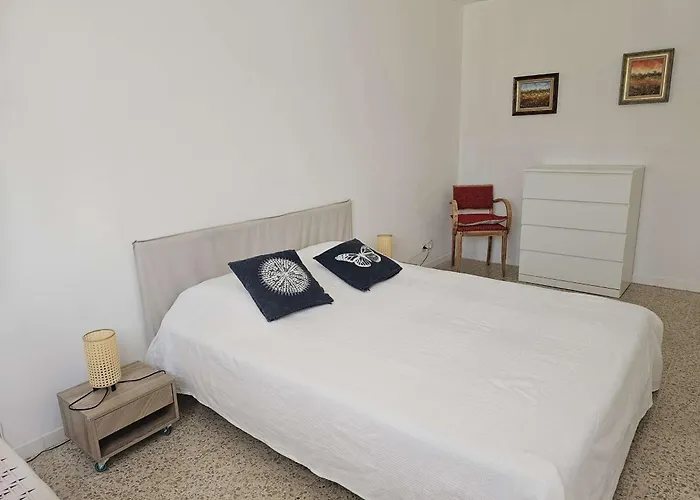 2 Pieces Avec Vue Sur Piscine, Climatise - Fr-1-308-120 *