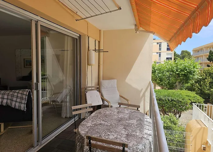 2 Pieces Avec Vue Sur Piscine, Climatise - Fr-1-308-120 *